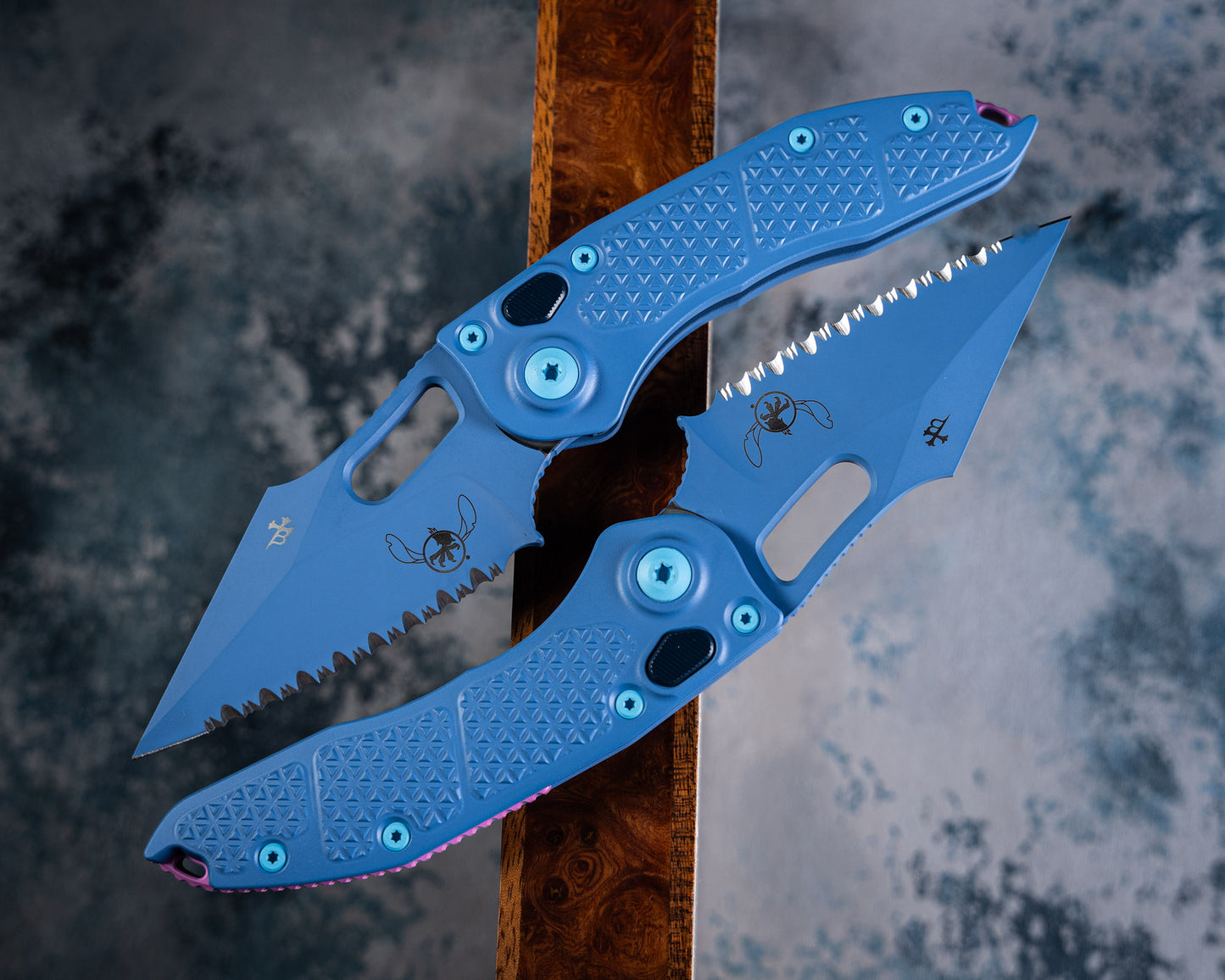 626 Stitch Auto Signature Series Serrated 3.75" Blade