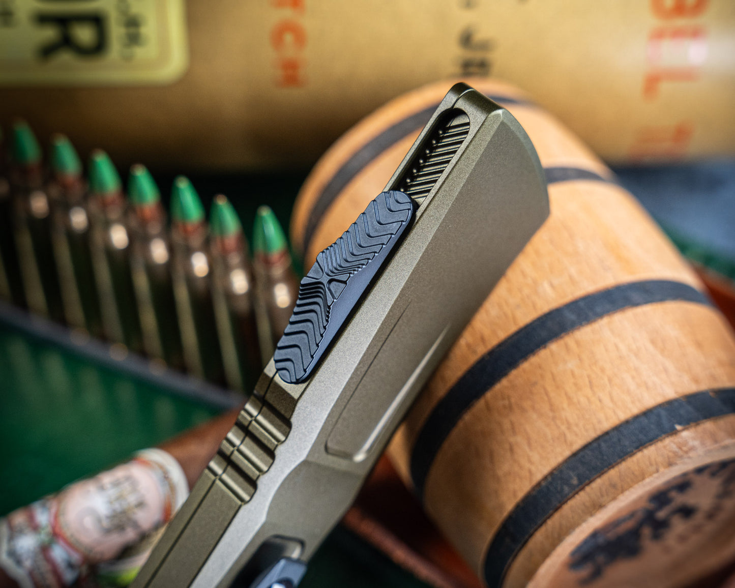 Combat Troodon GEN III Interceptor Black Standard OD Green Signature Series - RK