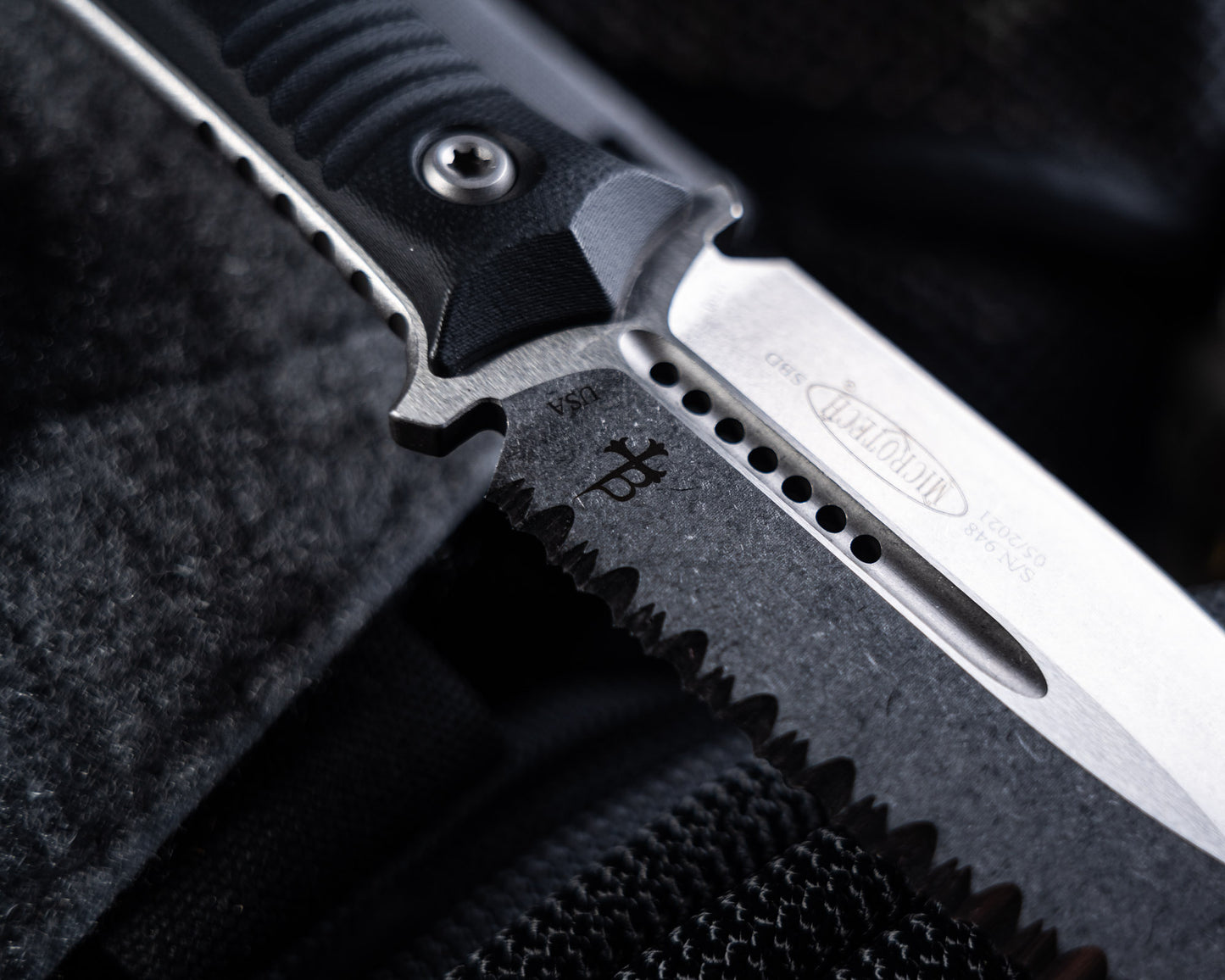 Microtech SBD Stonewash 4.4" Fixed Blade w/ G-10 Handles
