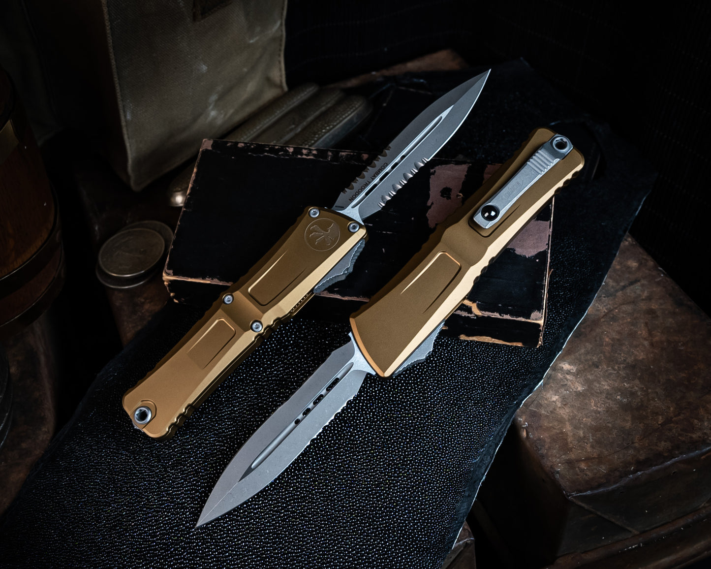 Microtech Combat Troodon® Gen III Apocalyptic Tan Partial Serrate
