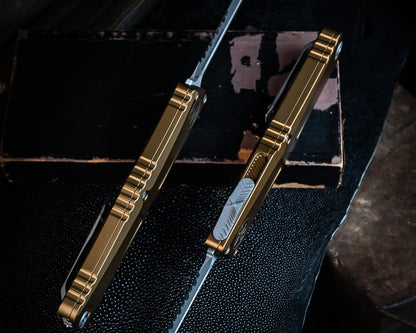 Microtech Combat Troodon® Gen III Apocalyptic Tan Partial Serrate