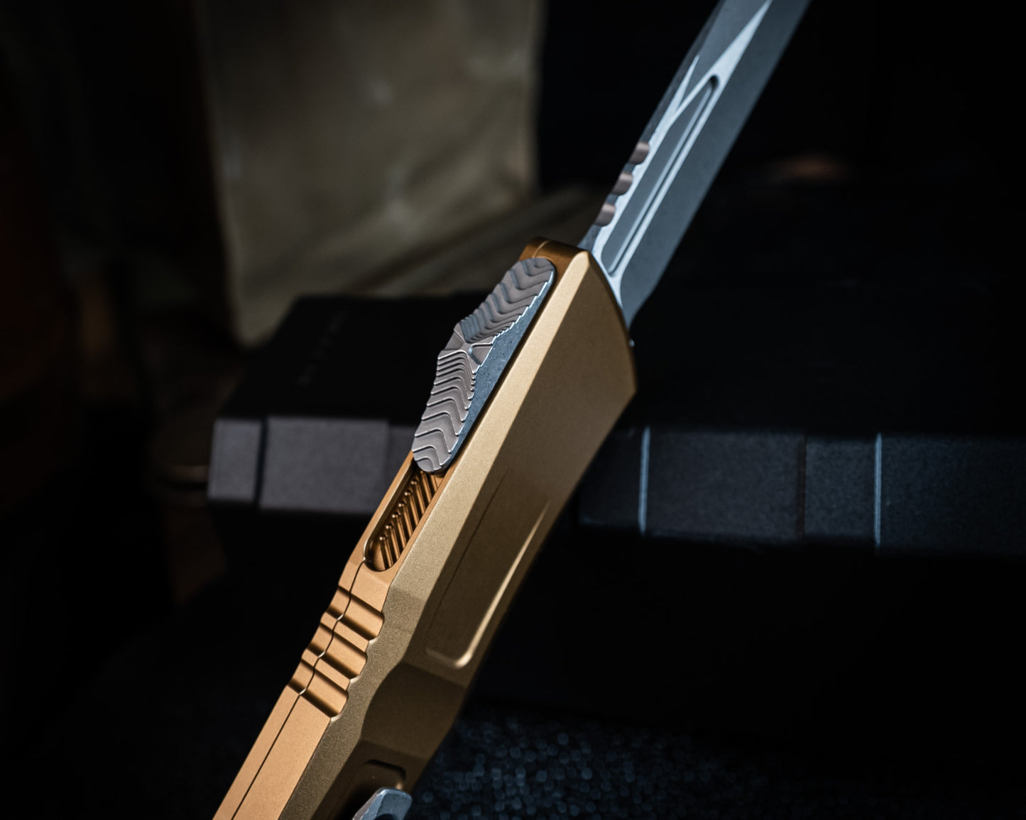 Microtech Combat Troodon® Gen III Bowie Apocalyptic Tan (1146-10APTA) - RK