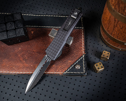 Microtech Combat Troodon D/E Delta Frag 142-3CT-DS Fluted DLC Full Serrated DLC Hardware Nickel Boron Internals Signature Series - RK