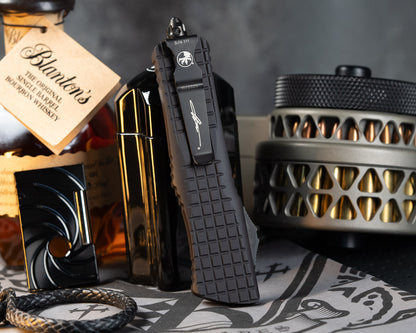 Microtech Combat Troodon D/E Delta Frag 142-1CT-DS Fluted DLC Standard DLC Hardware Nickel Boron Internals Signature Series - RK