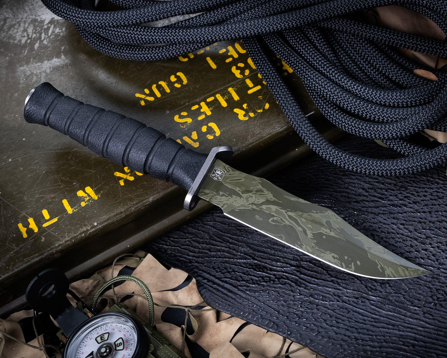 Defiant7 M320V Fixed Blade w/ Tiger Stripe Blade