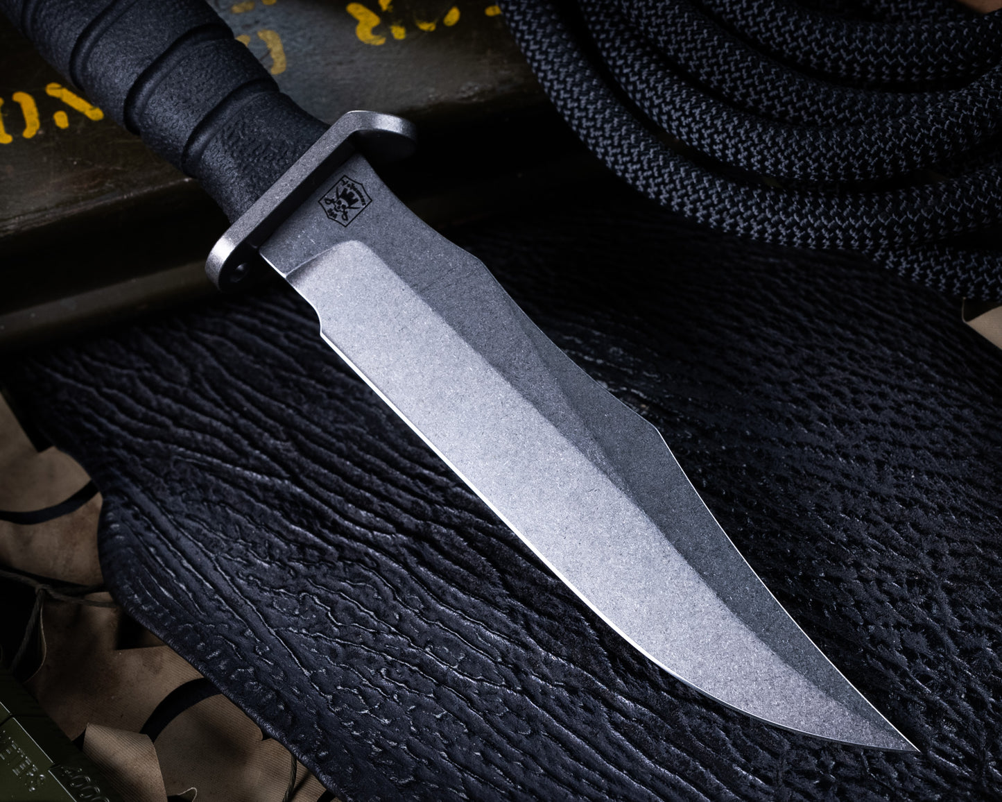 Defiant7 M320V Fixed Blade w/ Stonewash Blade