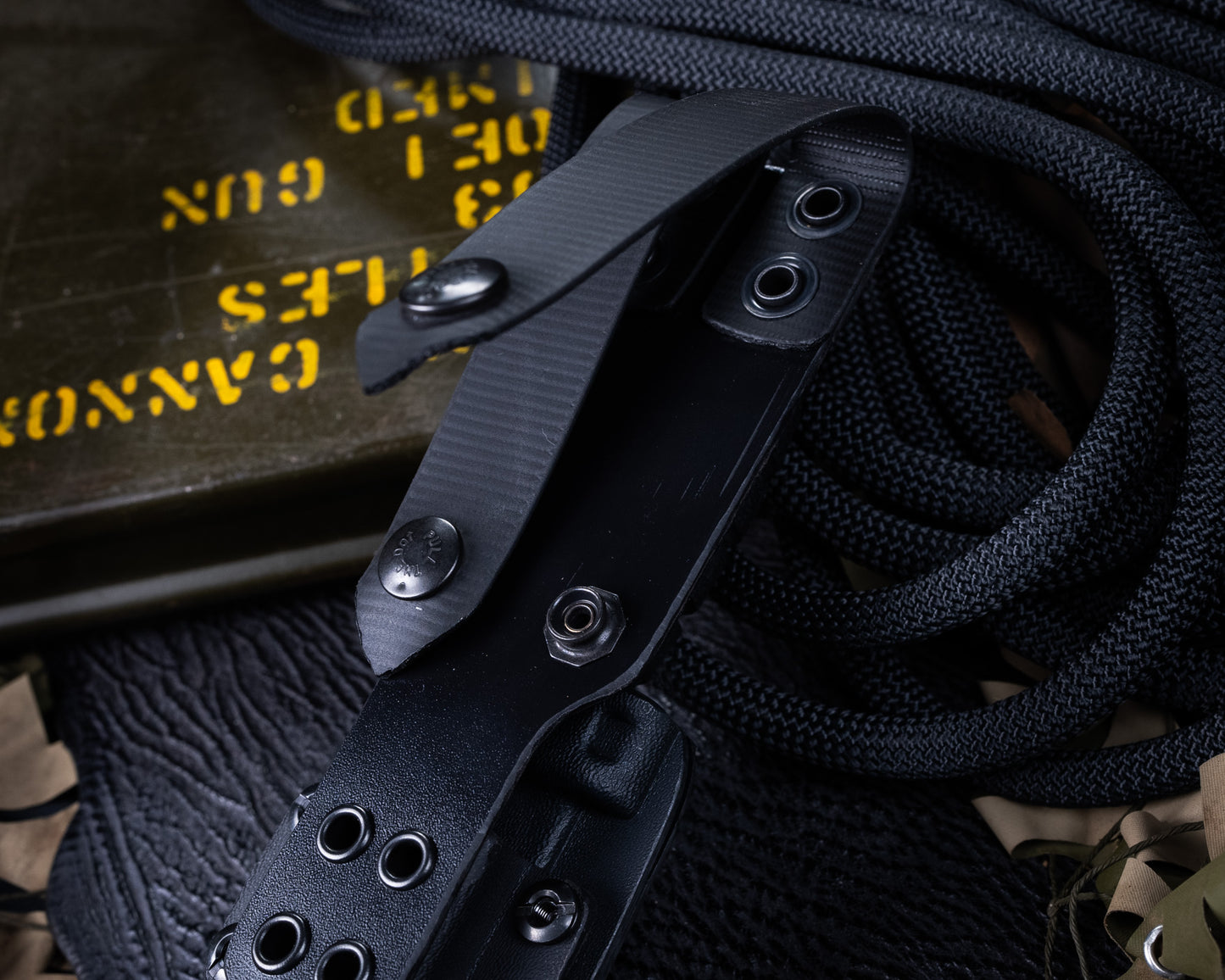 Defiant7 M320E Fixed Blade w/ Stonewashed Blade