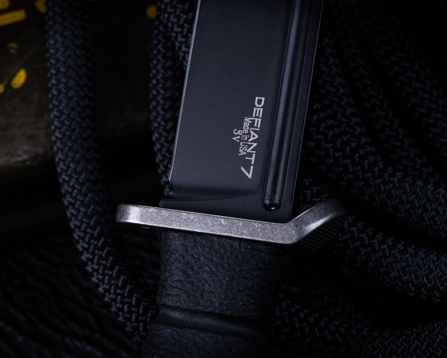 Defiant7 M320E Fixed Blade w/ Black Blade