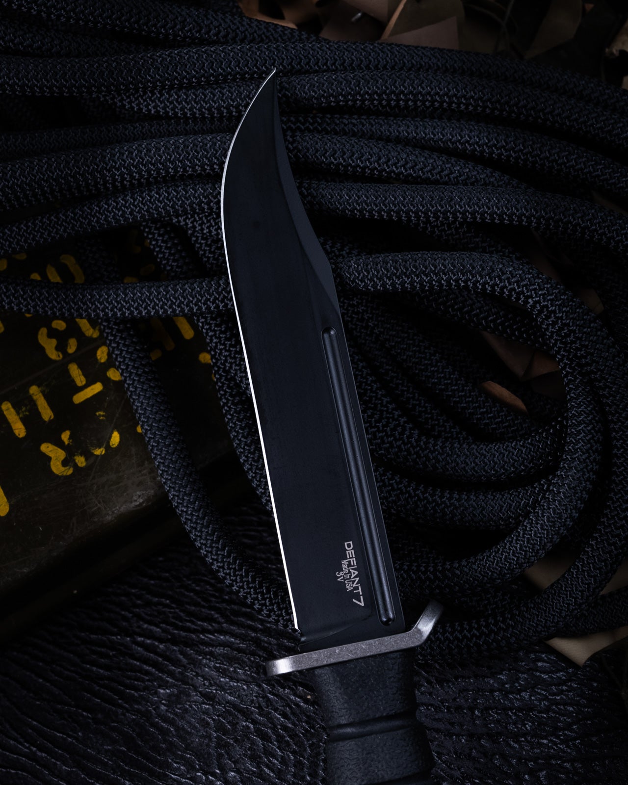 Defiant7 M320E Fixed Blade w/ Black Blade