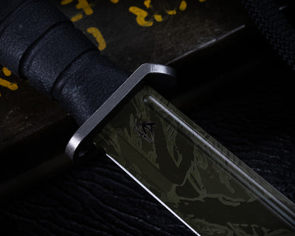 Defiant7 M320E Fixed Blade w/ Tiger Stripe Blade