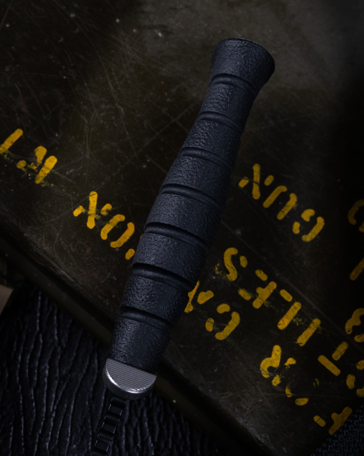 Defiant7 M320G Fixed Blade w/ Black Blade