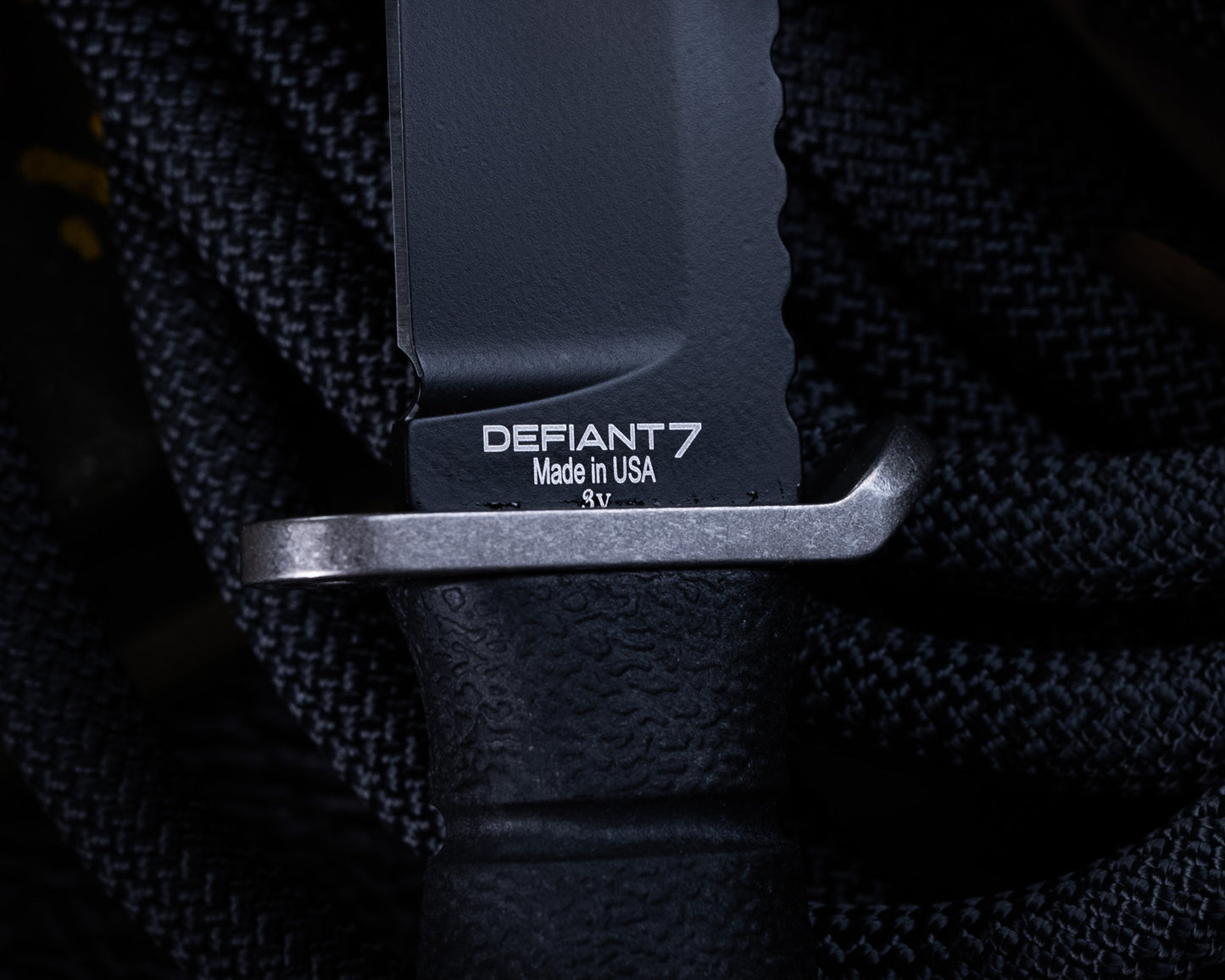 Defiant7 M320G Fixed Blade w/ Black Blade