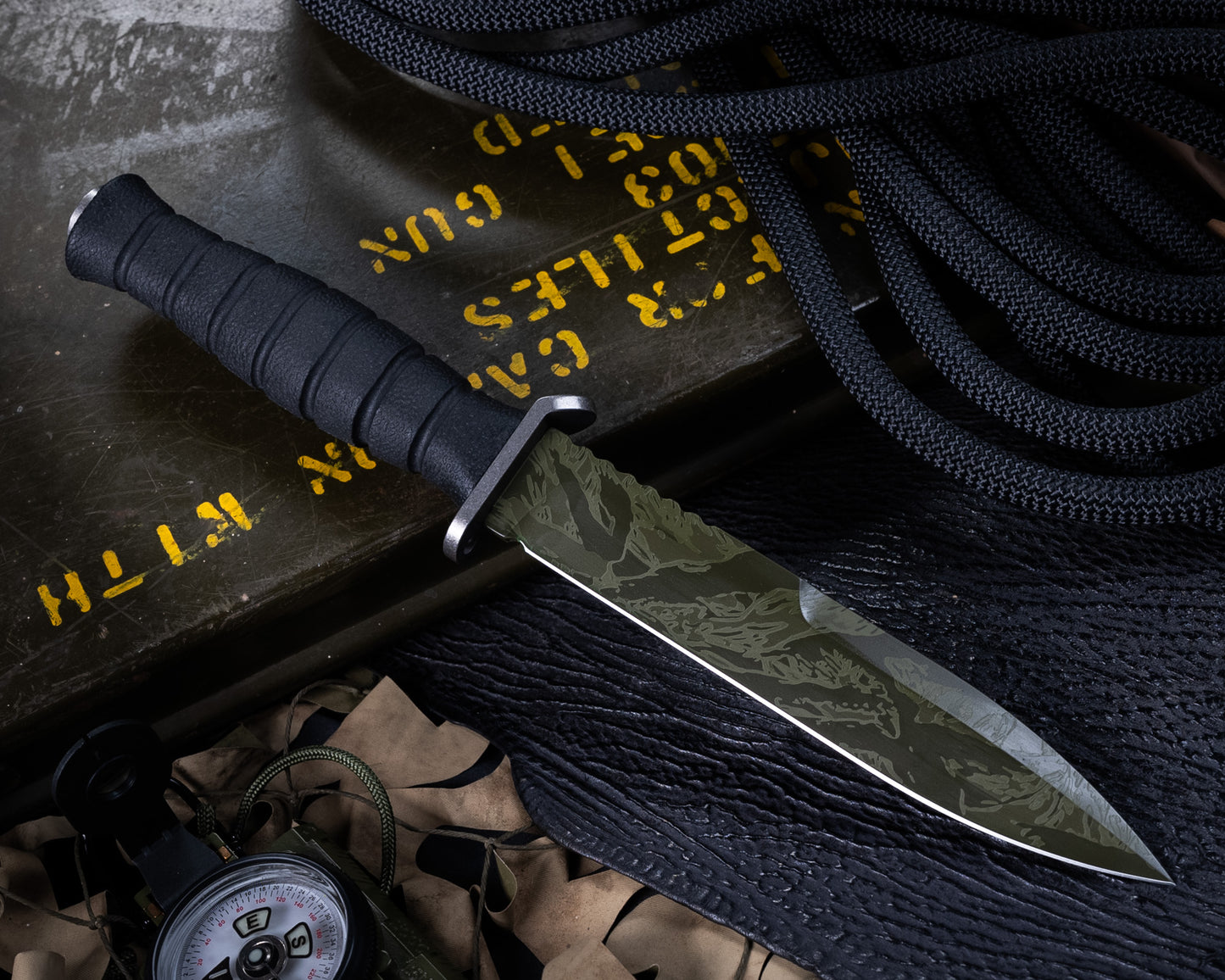 Defiant7 M320G Fixed Blade w/ Tiger Stripe Blade