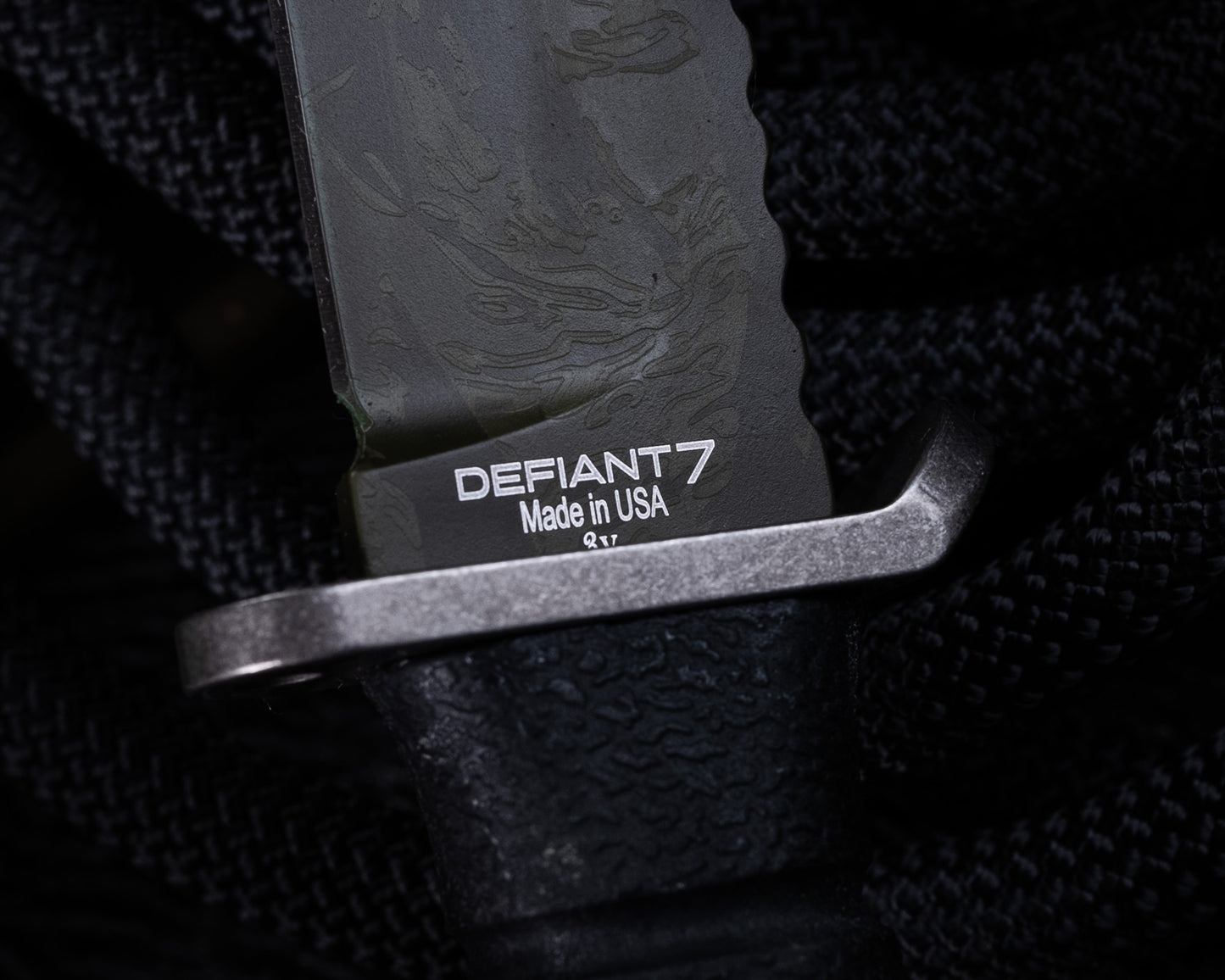 Defiant7 M320G Fixed Blade w/ Tiger Stripe Blade