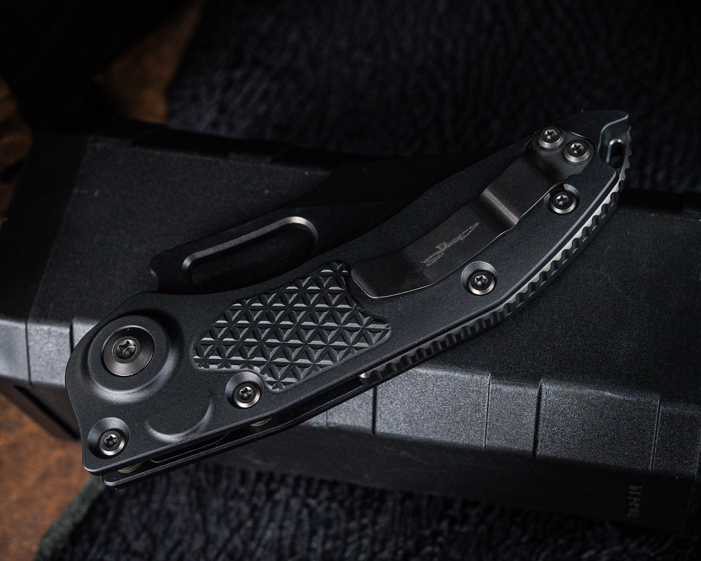 Stitch Auto Shadow DLC Standard Deep Engraved 3.75" Blade