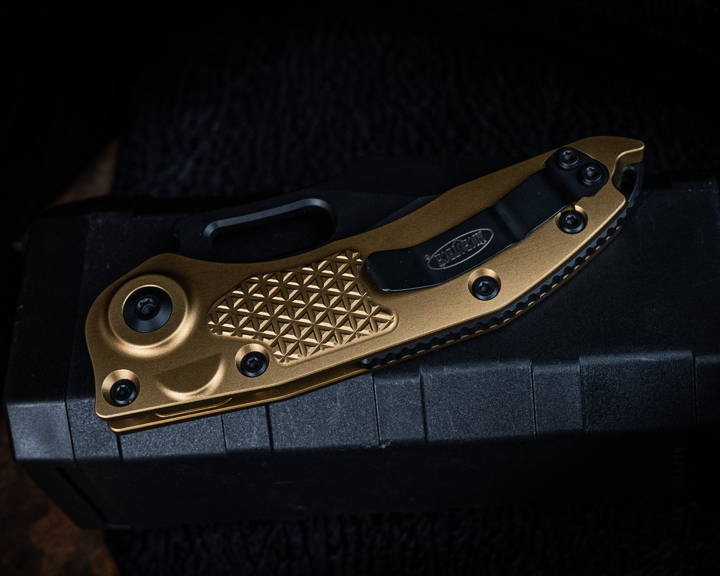 Stitch Auto Tan Standard Black 3.75" Blade