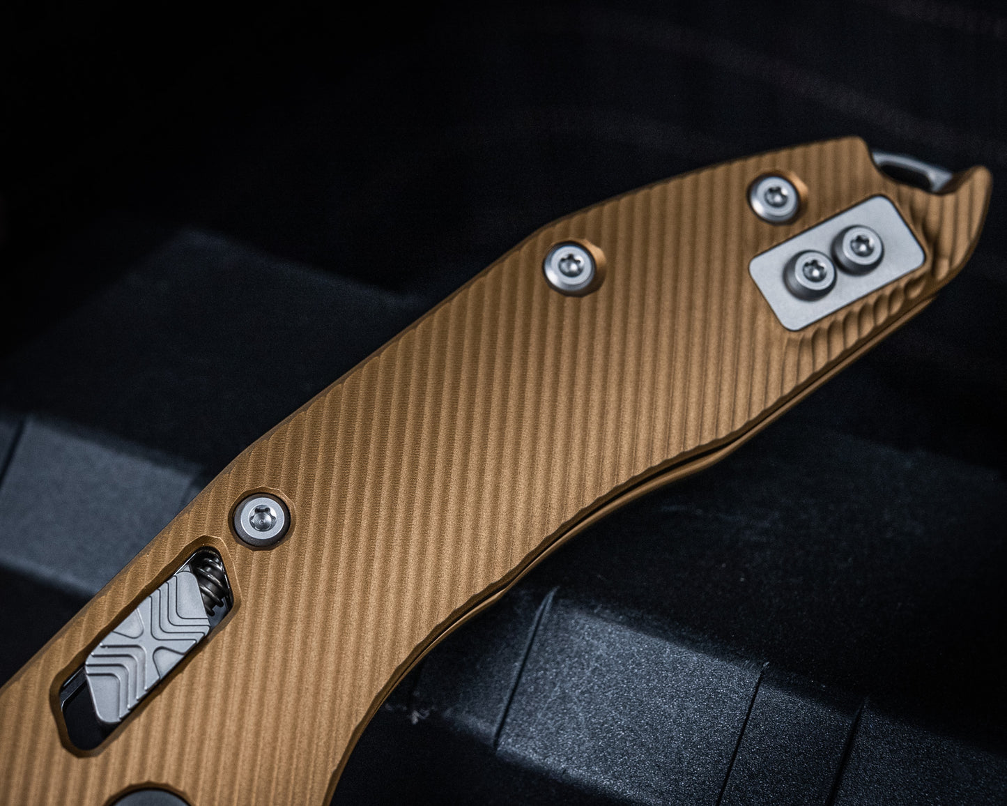 Stitch Ram-Lok Black Full Serrated Fluted Tan 3.75" Blade