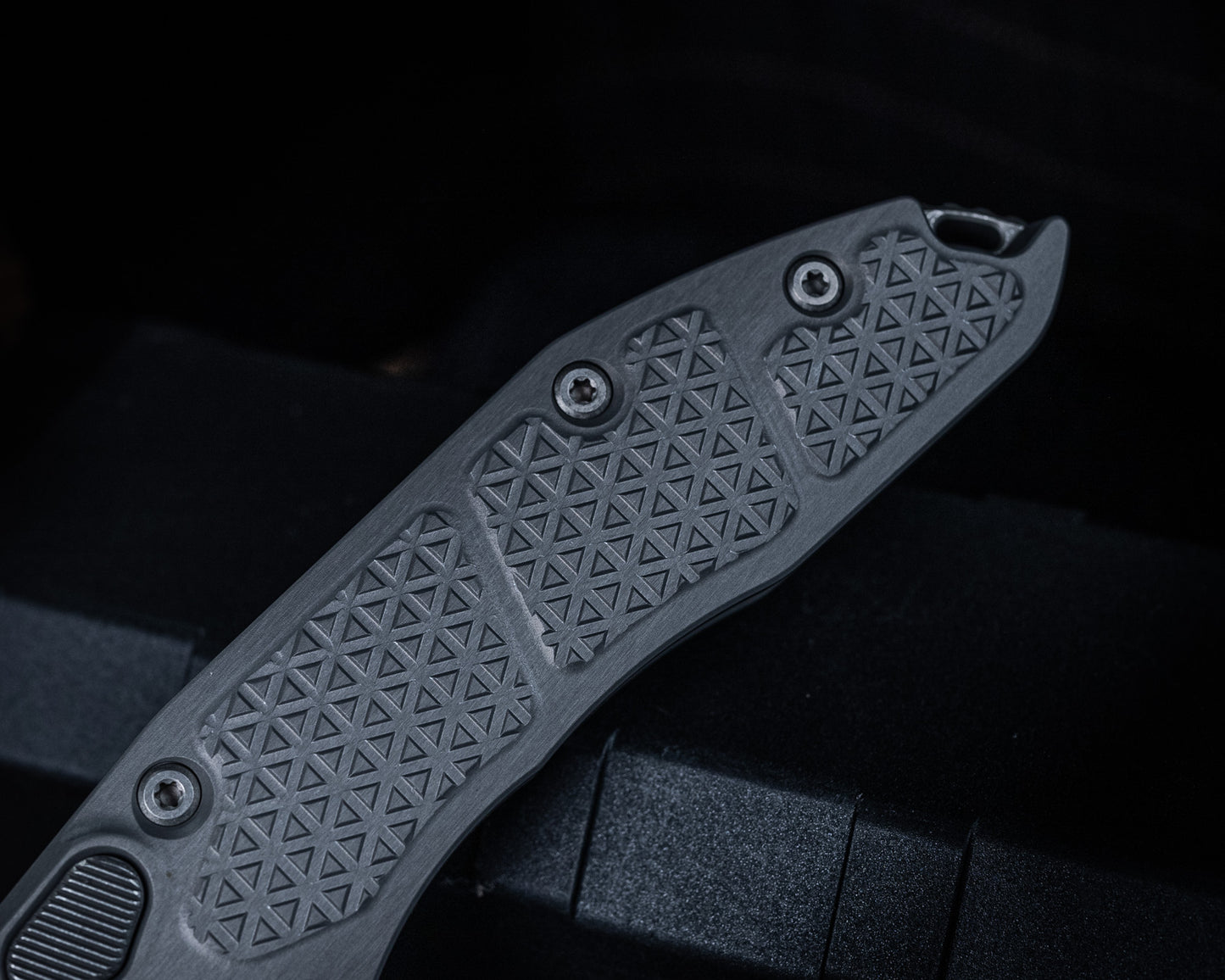 Stitch Automatic Apocalyptic Full Serrate Natural Clear Grey 3.75" Blade