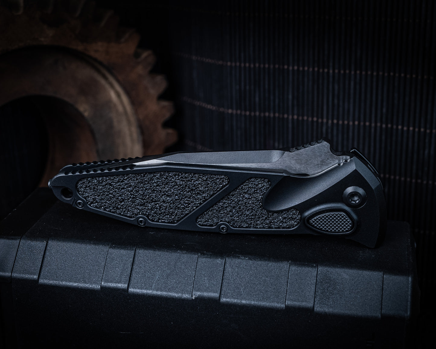 Socom Elite Auto Tactical Partial Serrated