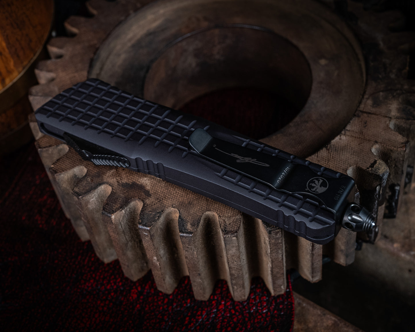 Microtech Combat Troodon D/E Delta Frag Fluted DLC Standard DLC Hardware Nickel Boron Internals Signature Series